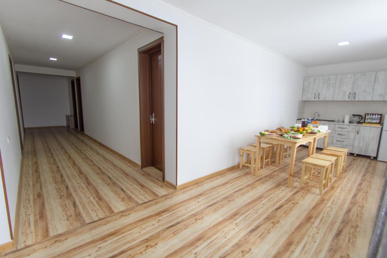 Katos Guesthouse Mestia Luaran gambar