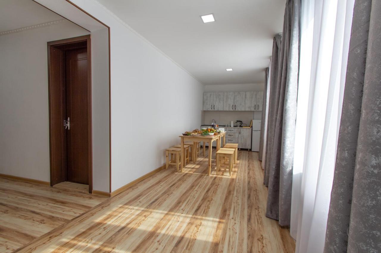 Katos Guesthouse Mestia Luaran gambar